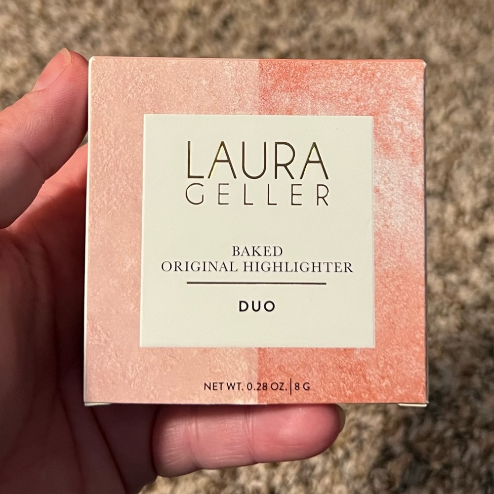 Brand new Laura Geller baked natural glow makeup highlighter duo.